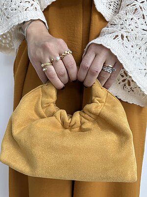 Bag suede manico arricciato senape
