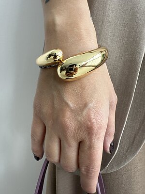 Bracciale rigido goccia oro