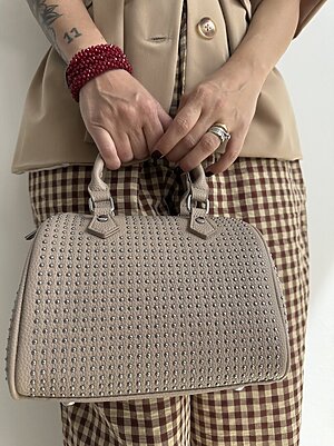 Bauletto micro borchie beige