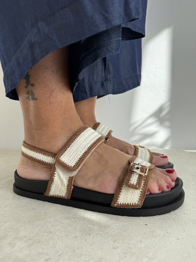 Sandalo fascia strap tessuto camel 