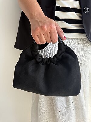 Bag suede manico arricciato nero